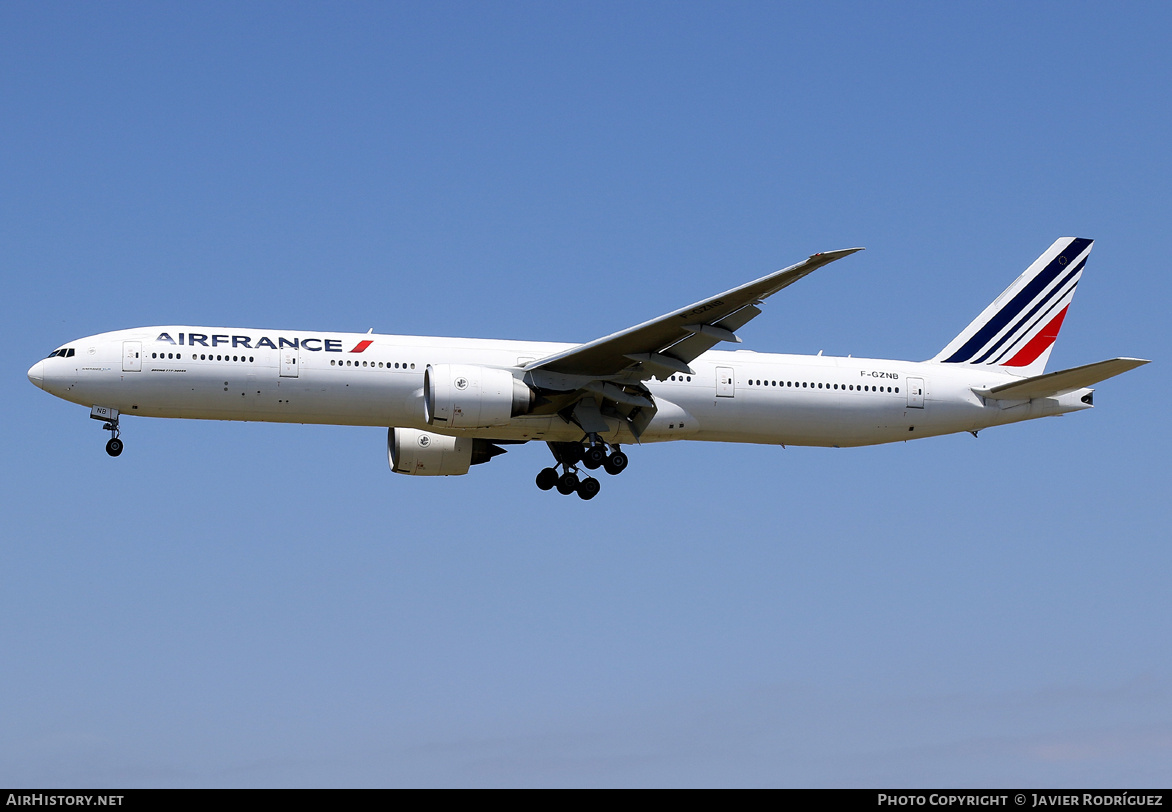Aircraft Photo of F-GZNB | Boeing 777-328/ER | Air France | AirHistory.net #692362