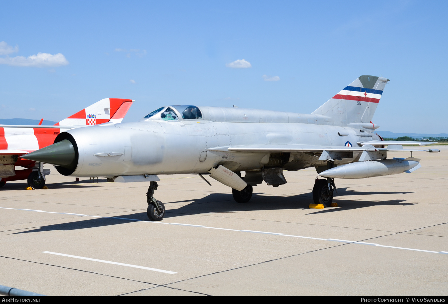 Aircraft Photo of 26112 | Mikoyan-Gurevich MiG-21R | Yugoslavia - Air Force | AirHistory.net #692417