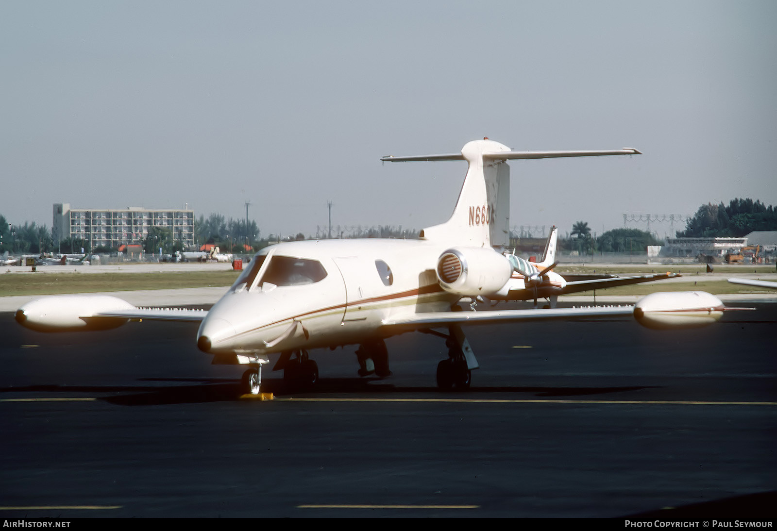 Aircraft Photo of N660A | Gates Learjet 24A | AirHistory.net #692488