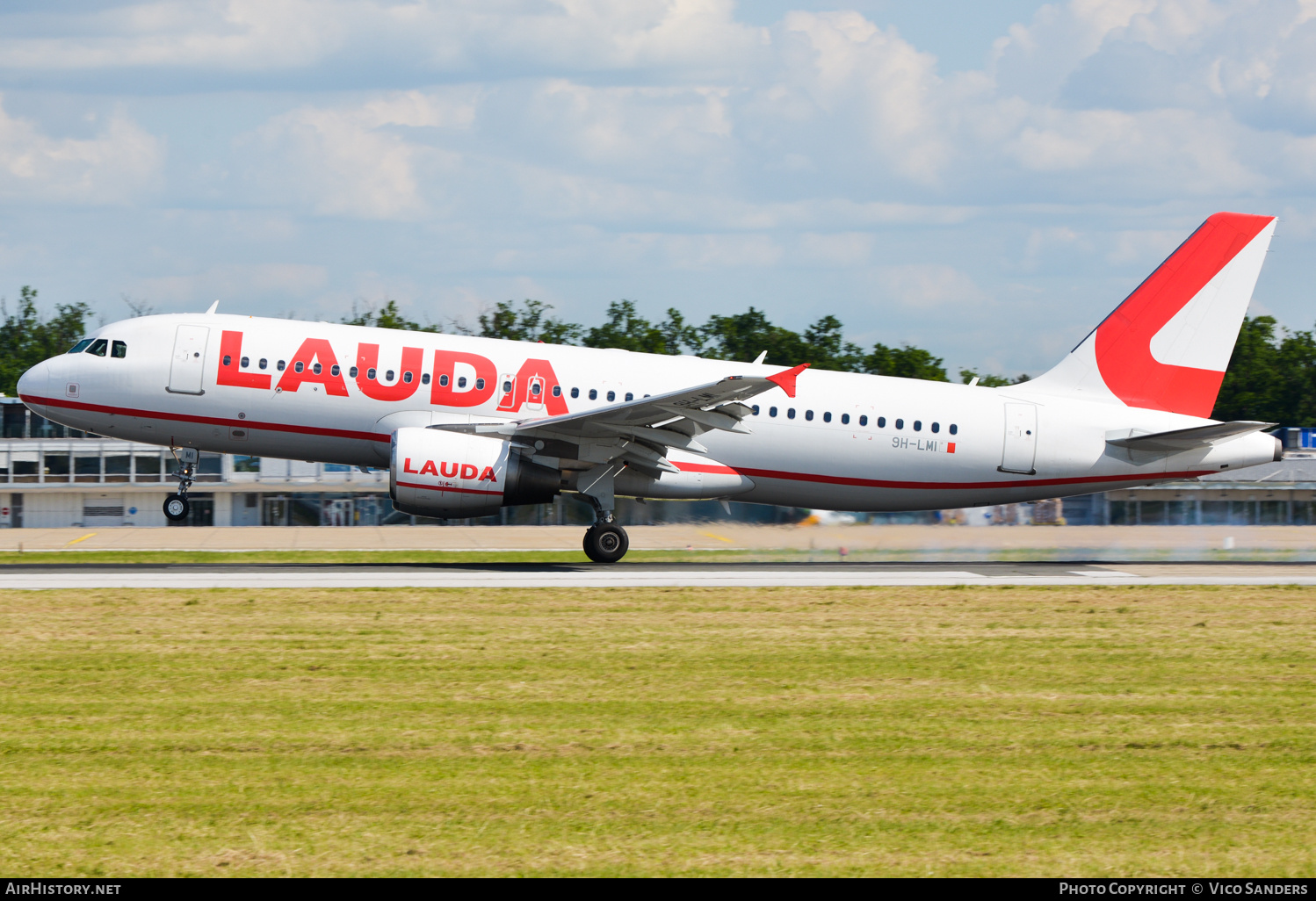 Aircraft Photo of 9H-LMI | Airbus A320-214 | Lauda | AirHistory.net #692491