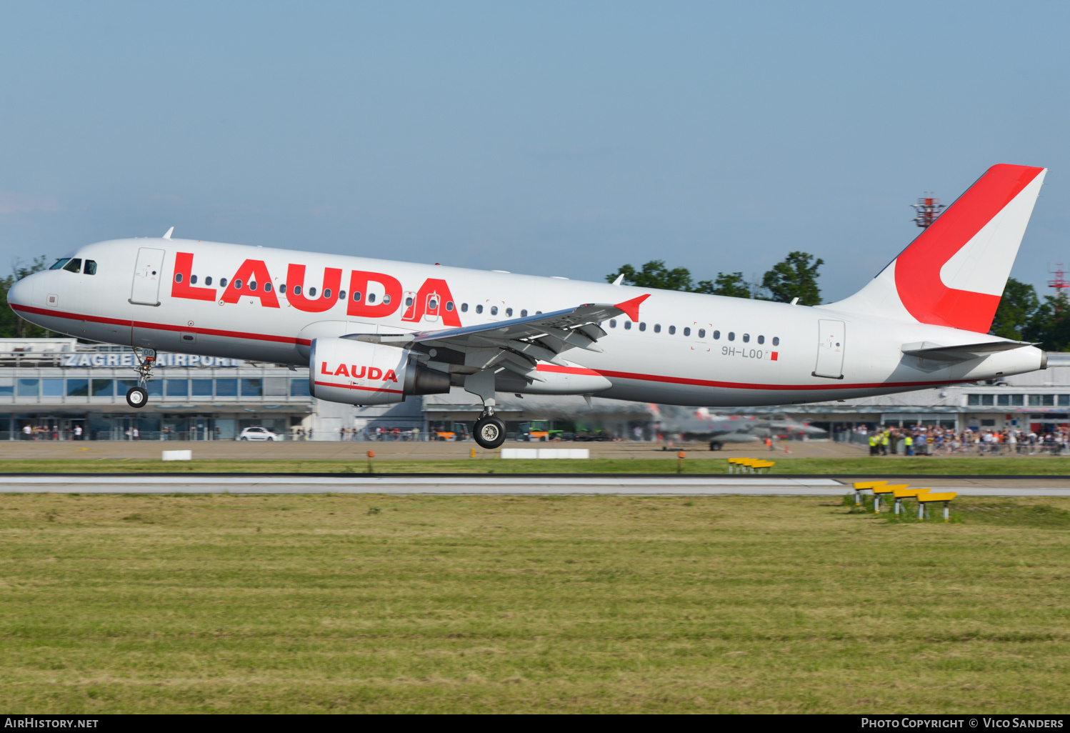 Aircraft Photo of 9H-LOO | Airbus A320-214 | Lauda | AirHistory.net #692523