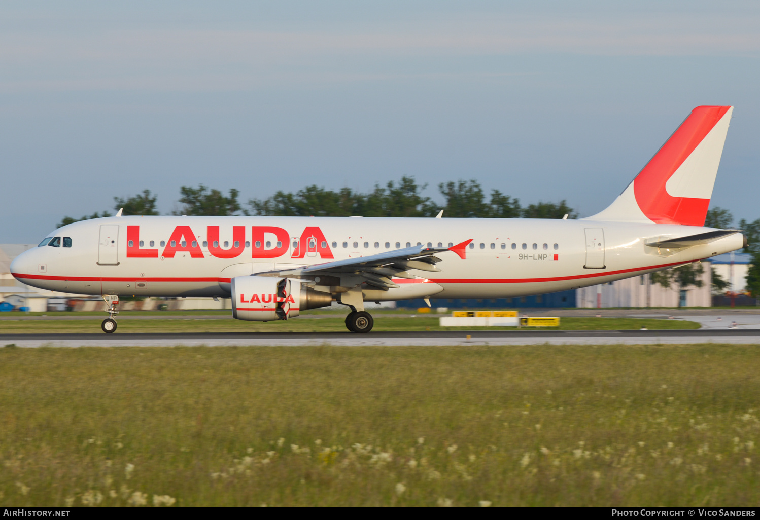 Aircraft Photo of 9H-LMP | Airbus A320-214 | Lauda | AirHistory.net #692606