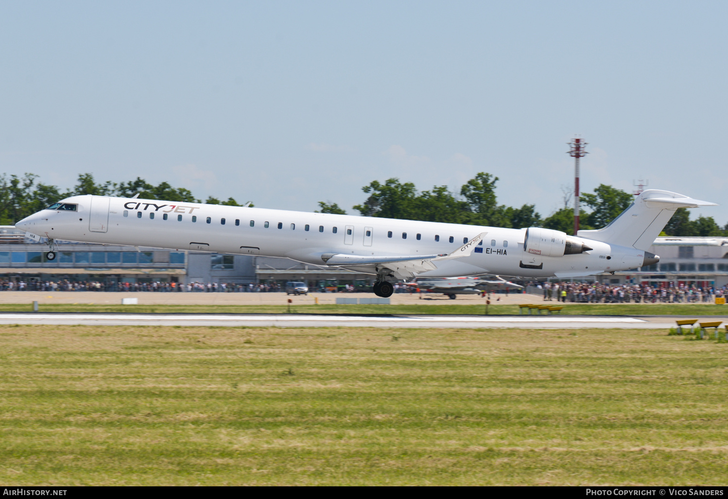 Aircraft Photo of EI-HIA | Bombardier CRJ-1000 (CL-600-2E25) | CityJet | AirHistory.net #692610