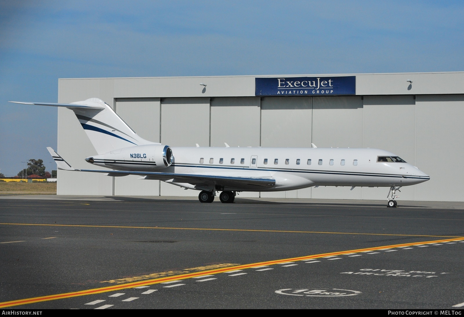 Aircraft Photo of N36LG | Bombardier Global Express XRS (BD-700-1A10) | AirHistory.net #692693