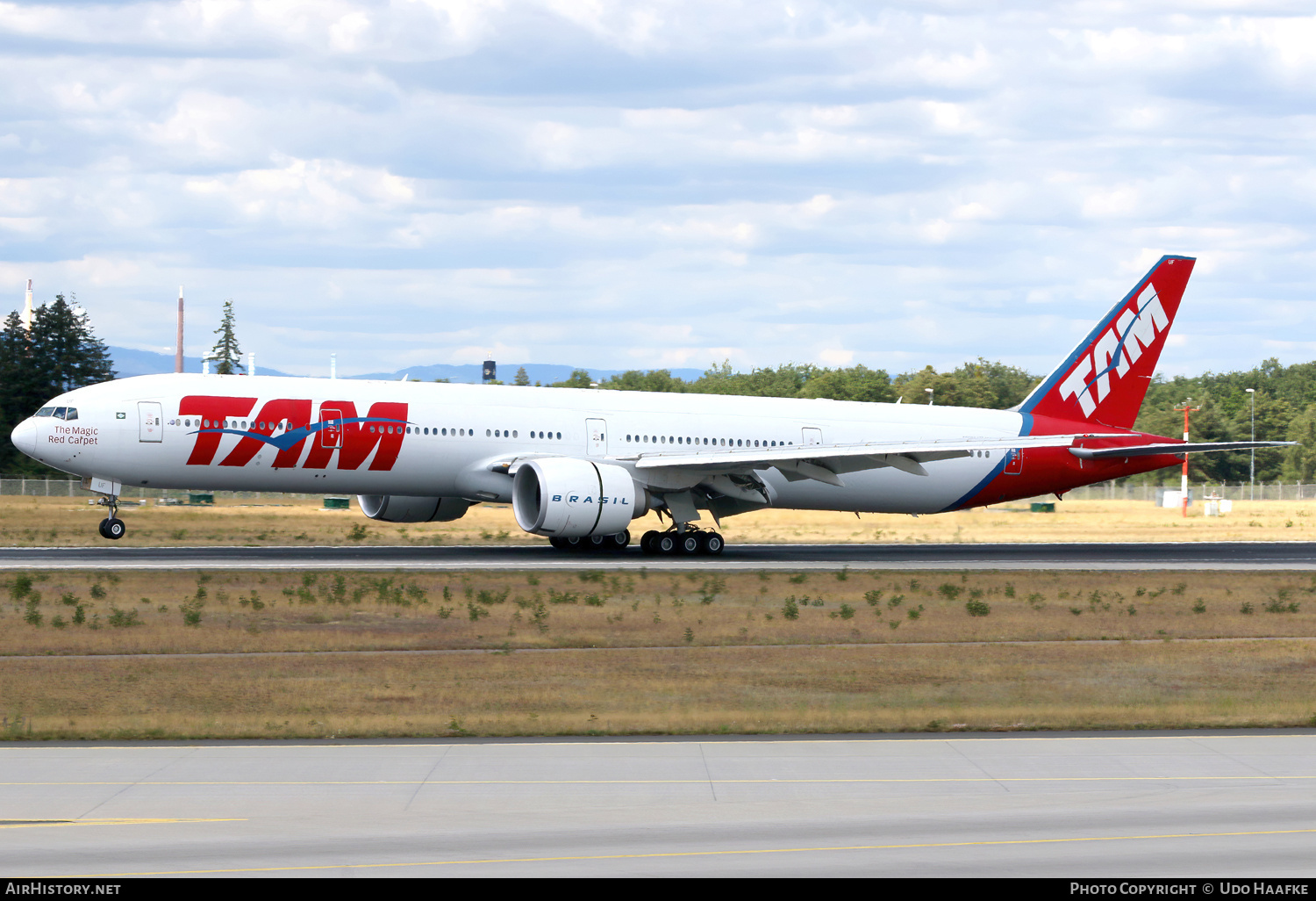 Aircraft Photo of PT-MUF | Boeing 777-32W/ER | TAM Linhas Aéreas | AirHistory.net #692808