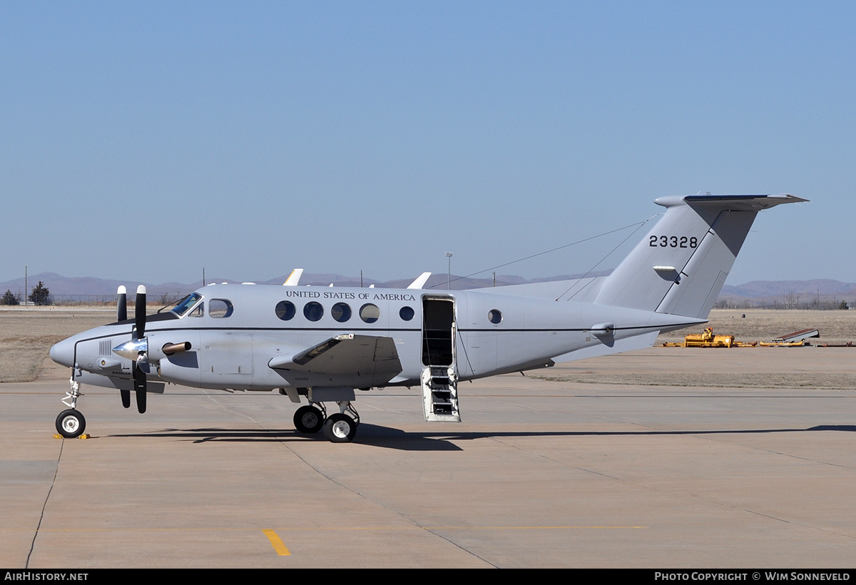 Aircraft Photo of 92-3328 / 23328 | Hawker Beechcraft C-12V-1 Huron (B200C) | USA - Army | AirHistory.net #692814