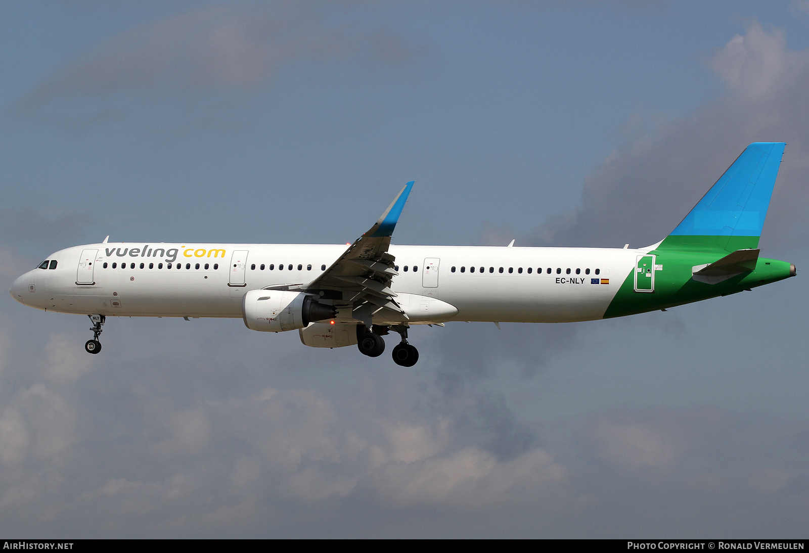 Aircraft Photo of EC-NLY | Airbus A321-211 | Vueling Airlines | AirHistory.net #692955