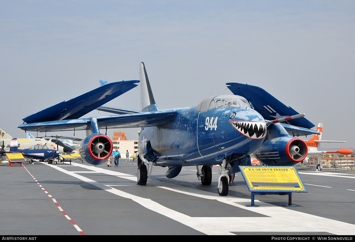 Aircraft Photo of 138944 | Douglas KA-3B Skywarrior | USA - Navy | AirHistory.net #693063