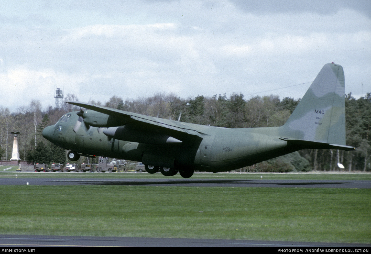 Aircraft Photo of 69-6582 / 96582 | Lockheed C-130E Hercules (L-382) | USA - Air Force | AirHistory.net #693116