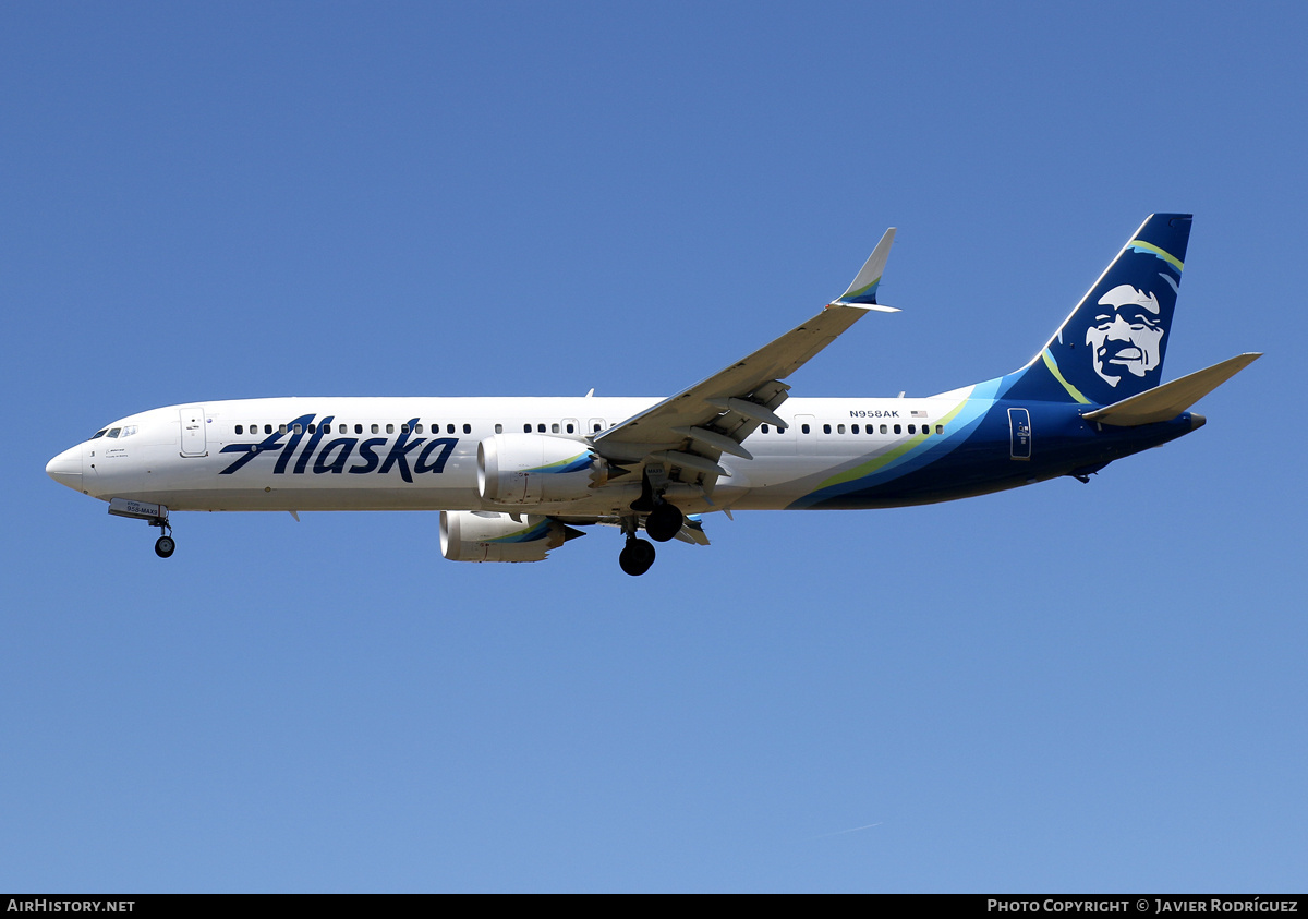 Aircraft Photo of N958AK | Boeing 737-9 Max 9 | Alaska Airlines | AirHistory.net #693157