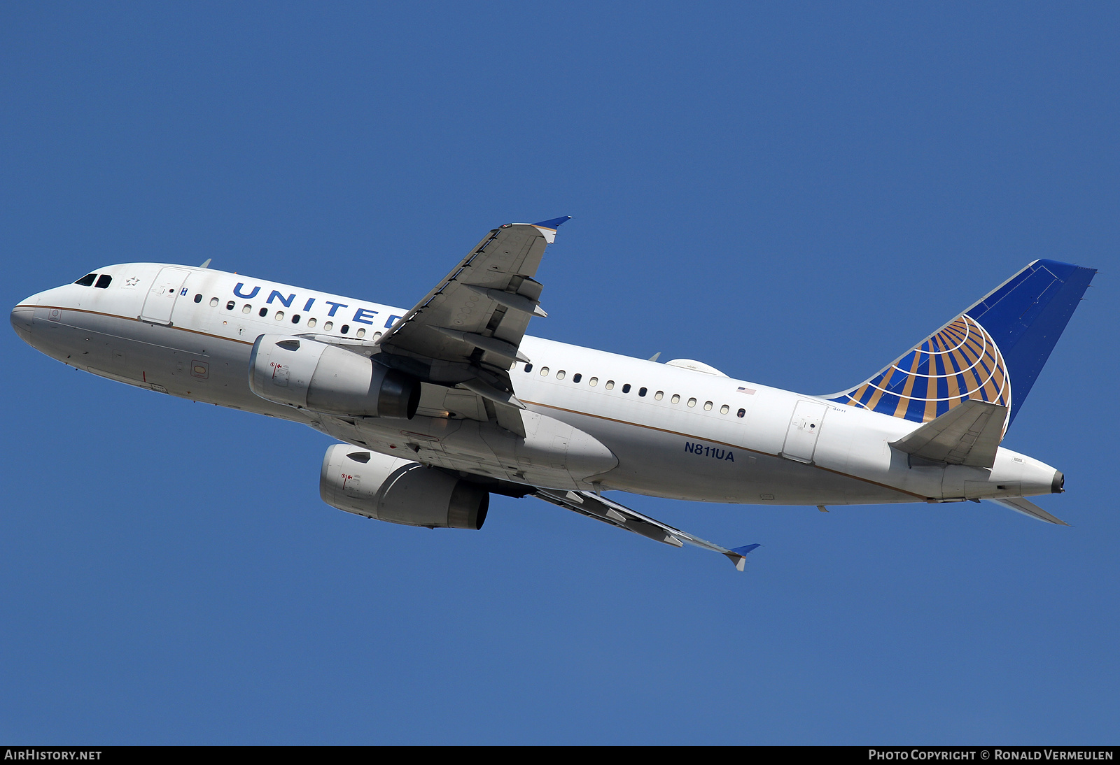 Aircraft Photo of N811UA | Airbus A319-131 | United Airlines | AirHistory.net #693182