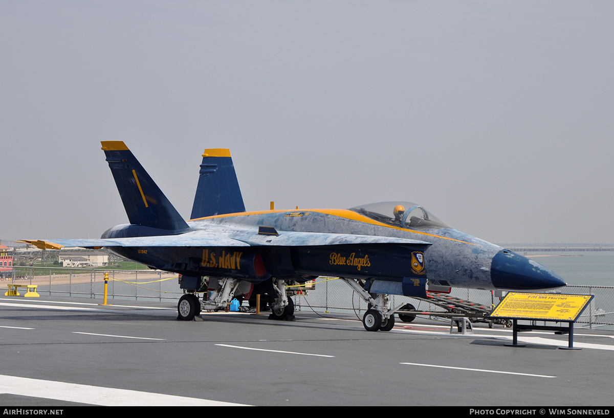 Aircraft Photo of 161942 | McDonnell Douglas F/A-18A Hornet | USA - Navy | AirHistory.net #693200