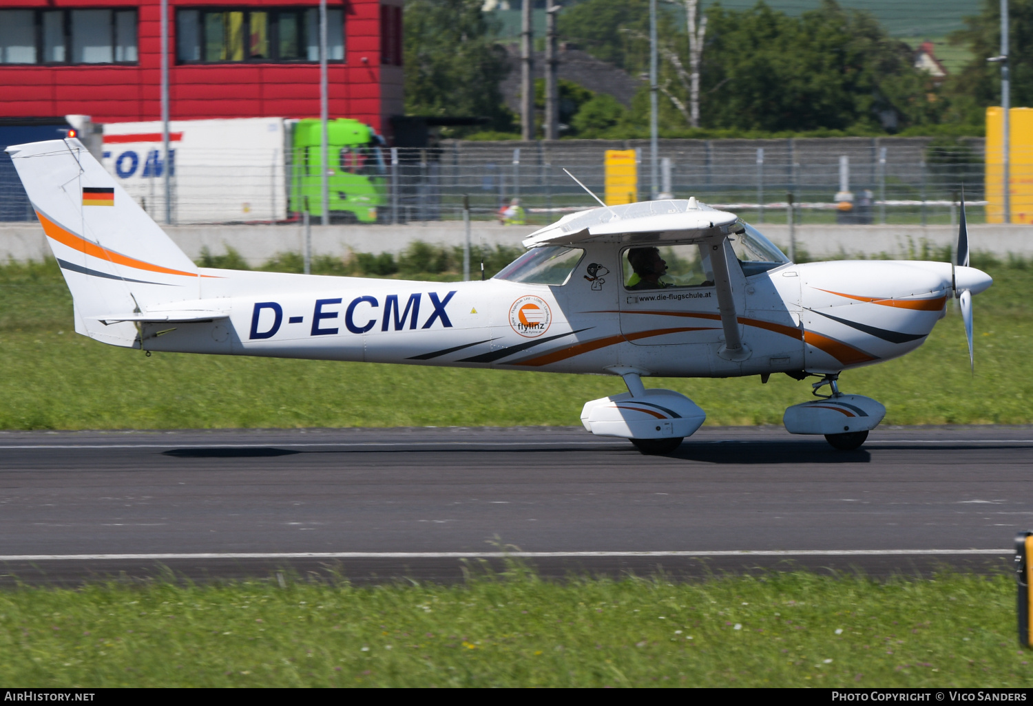 Aircraft Photo of D-ECMX | Reims F150M | Flylinz - Flugschule Linz | AirHistory.net #693235