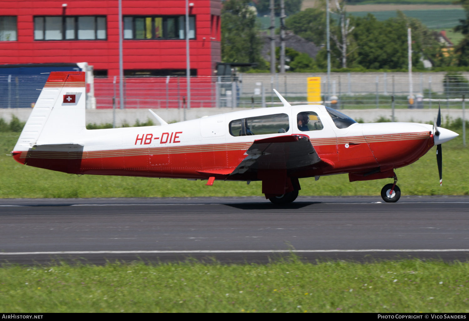 Aircraft Photo of HB-DIE | Mooney M-20R Ovation | AirHistory.net #693268