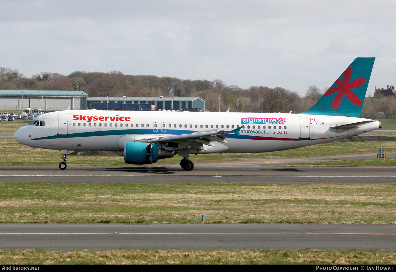 Aircraft Photo of C-GTDG | Airbus A320-214 | Skyservice Airlines | AirHistory.net #693358
