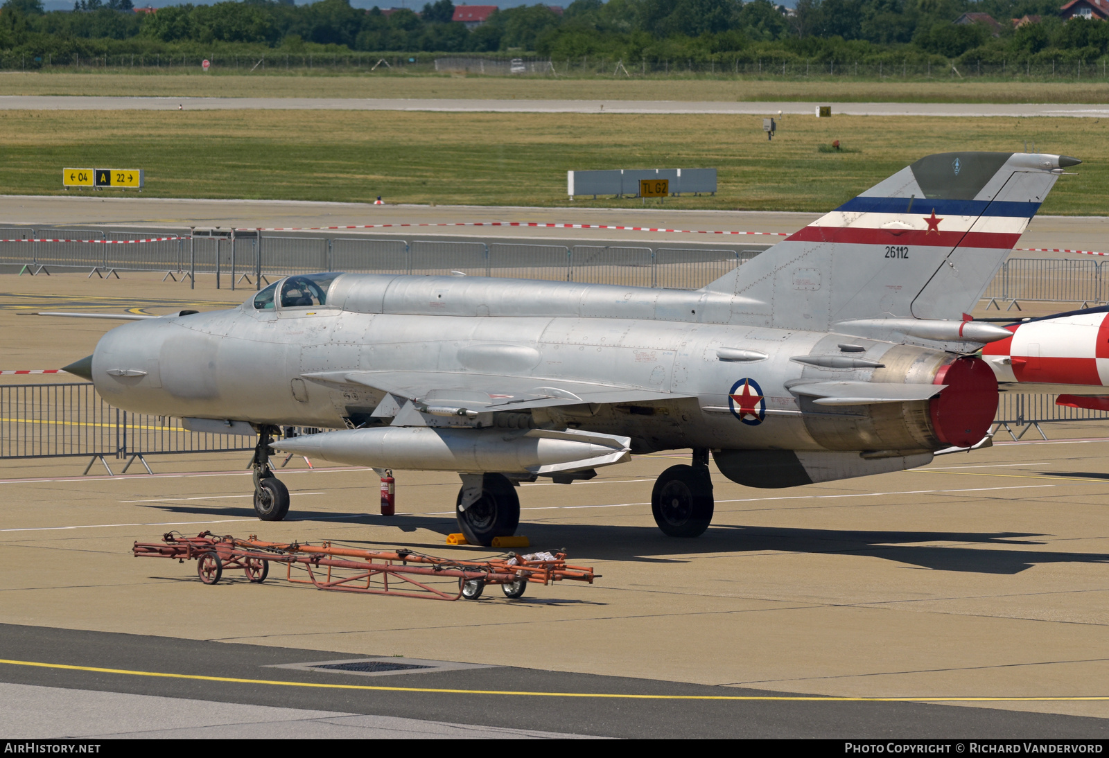 Aircraft Photo of 26112 | Mikoyan-Gurevich MiG-21R | Yugoslavia - Air Force | AirHistory.net #693370