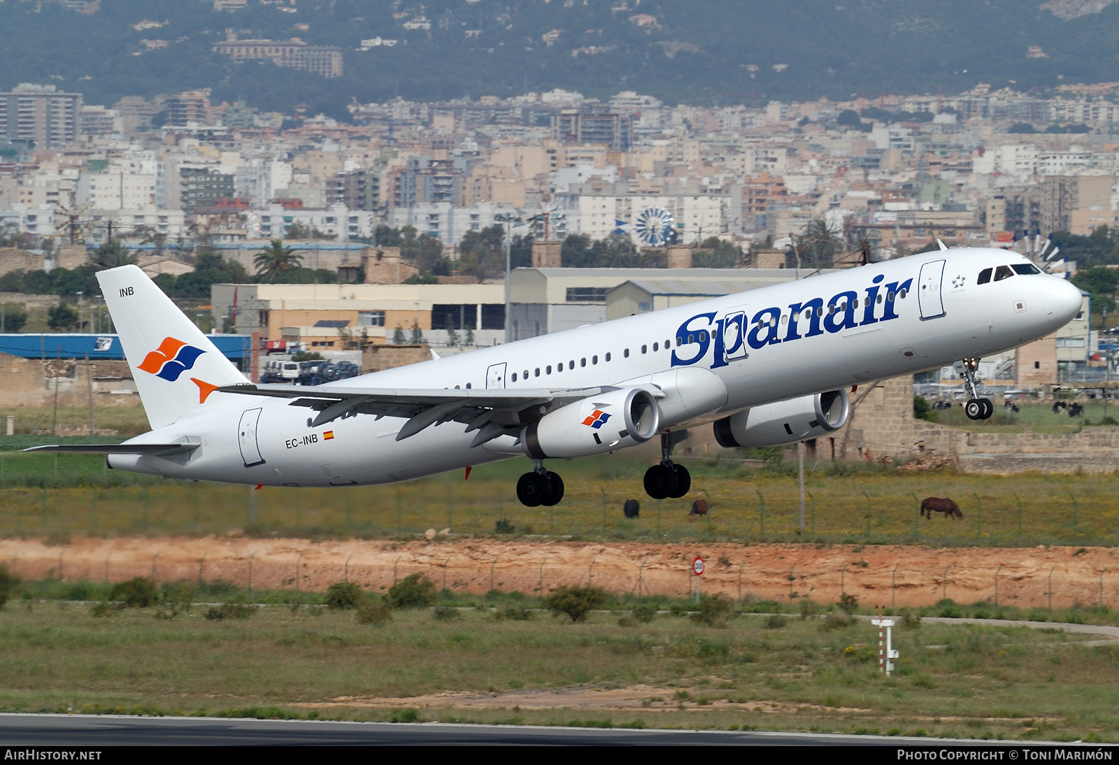 Aircraft Photo of EC-INB | Airbus A321-231 | Spanair | AirHistory.net #693582