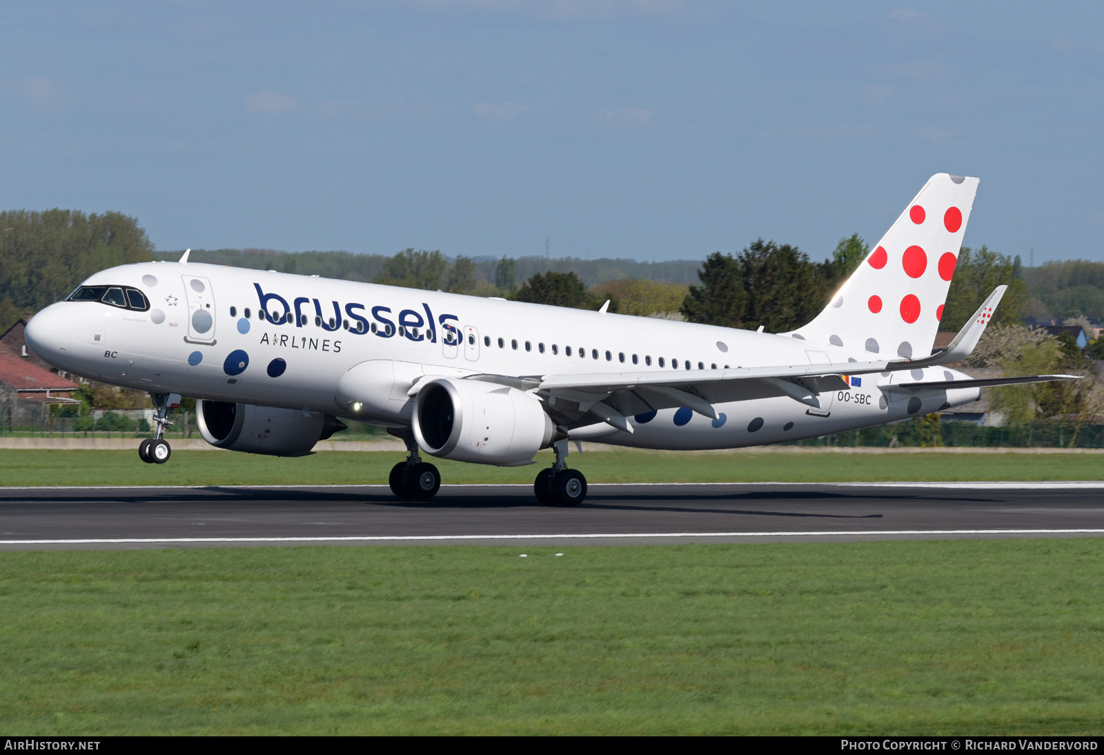 Aircraft Photo of OO-SBC | Airbus A320-251N | Brussels Airlines | AirHistory.net #693654