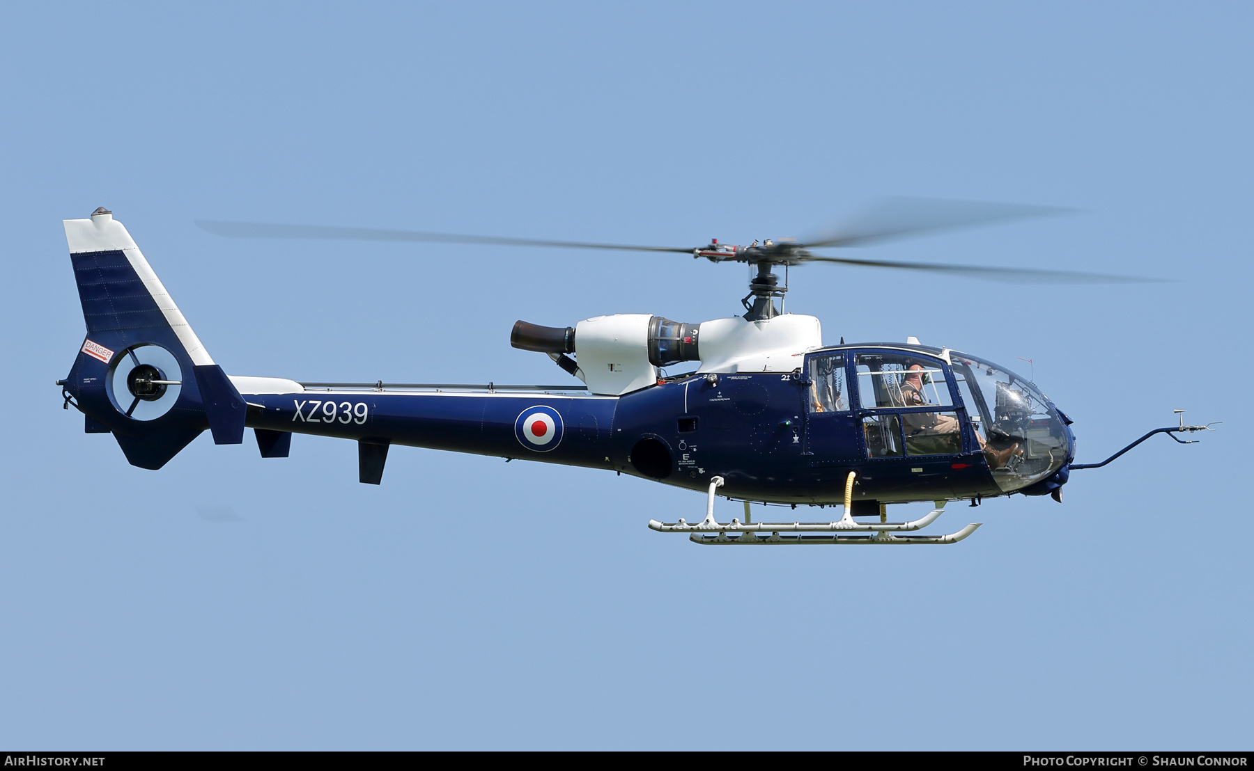 Aircraft Photo of G-CLGO / XZ939 | Aerospatiale SA-341C Gazelle HT2 | UK - Air Force | AirHistory.net #694067