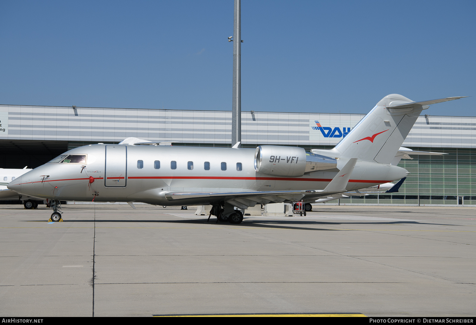 Aircraft Photo of 9H-VFI | Bombardier Challenger 605 (CL-600-2B16) | VistaJet | AirHistory.net #694186