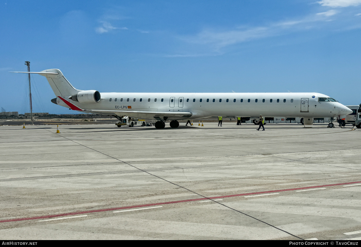 Aircraft Photo of EC-LPG | Bombardier CRJ-1000 (CL-600-2E25) | AirHistory.net #694281