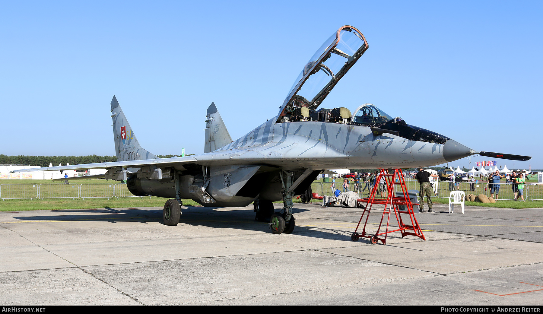 Aircraft Photo of 1303 | Mikoyan-Gurevich MiG-29UBS (9-51) | Slovakia - Air Force | AirHistory.net #694376