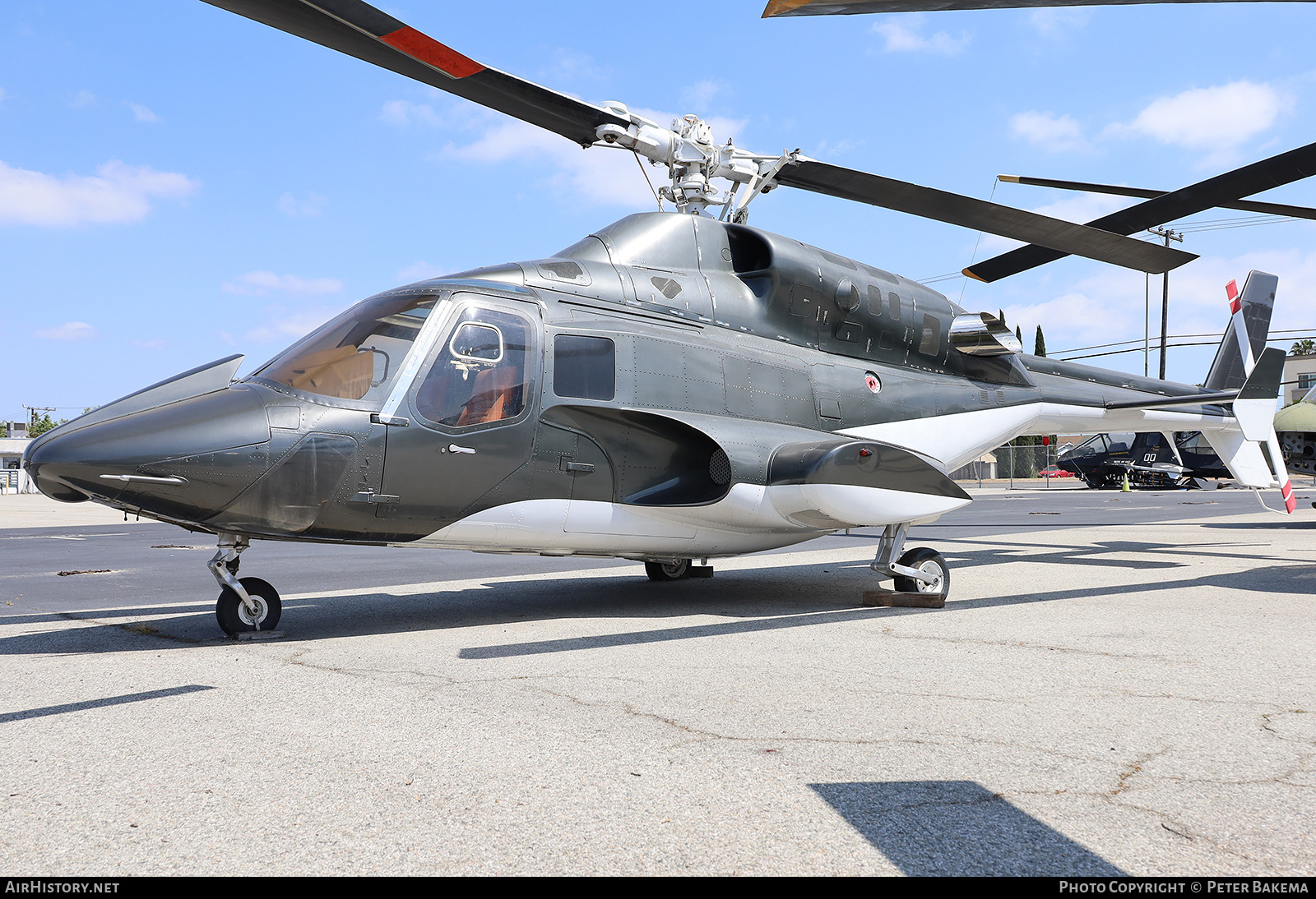 Aircraft Photo of N414WW | Bell 222 | AirHistory.net #694429