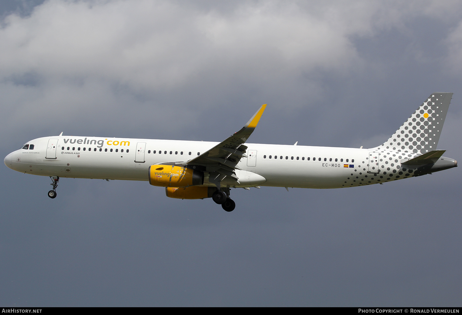 Aircraft Photo of EC-MOO | Airbus A321-231 | Vueling Airlines | AirHistory.net #694461