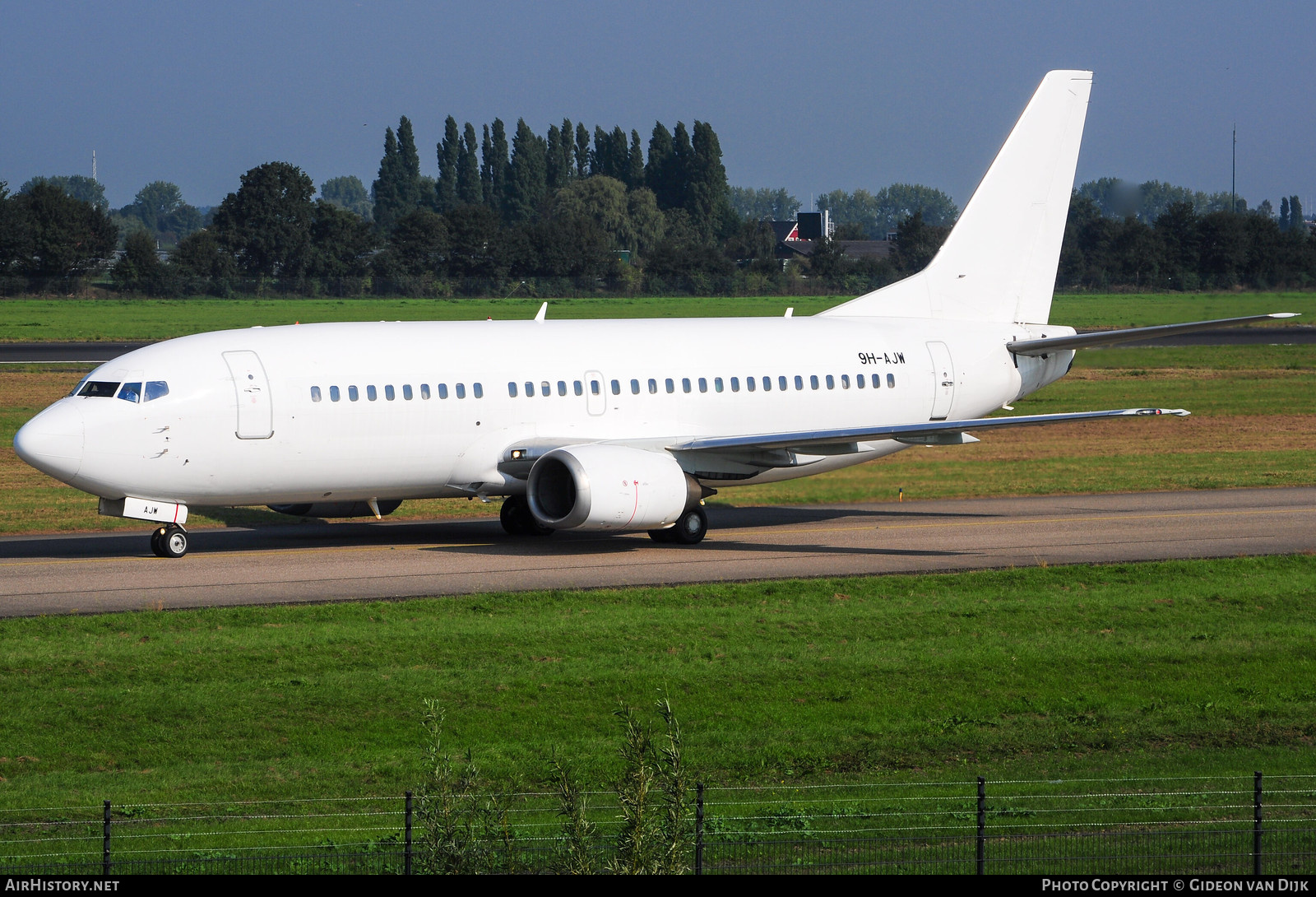 Aircraft Photo of 9H-AJW | Boeing 737-3U3 | AirHistory.net #694658