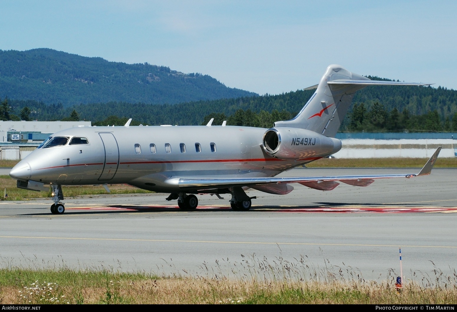 Aircraft Photo of N549XJ | Bombardier Challenger 300 (BD-100-1A10) | VistaJet | AirHistory.net #694828