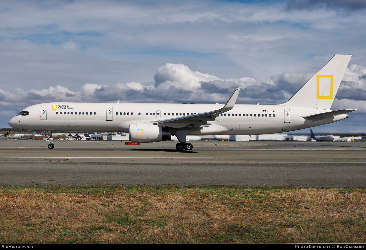 Aircraft Photo of TF-LLW | Boeing 757-223 | National Geographic | AirHistory.net #694908