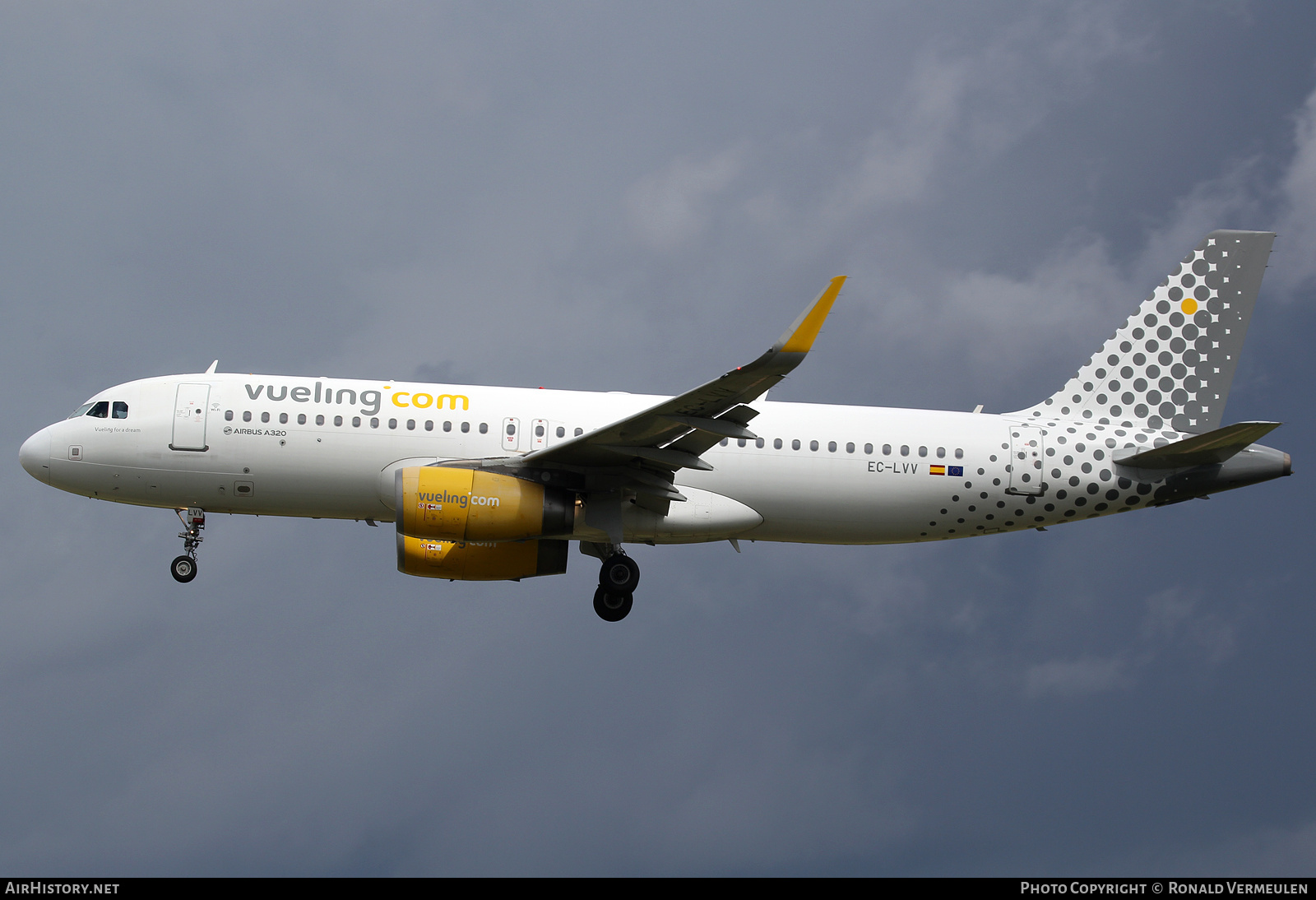 Aircraft Photo of EC-LVV | Airbus A320-232 | Vueling Airlines | AirHistory.net #694975