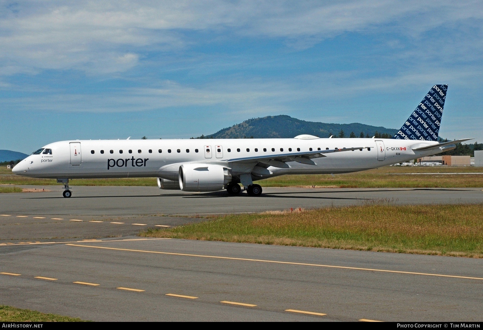 Aircraft Photo of C-GKXK | Embraer 195-E2 (ERJ-190-400) | Porter Airlines | AirHistory.net #695039
