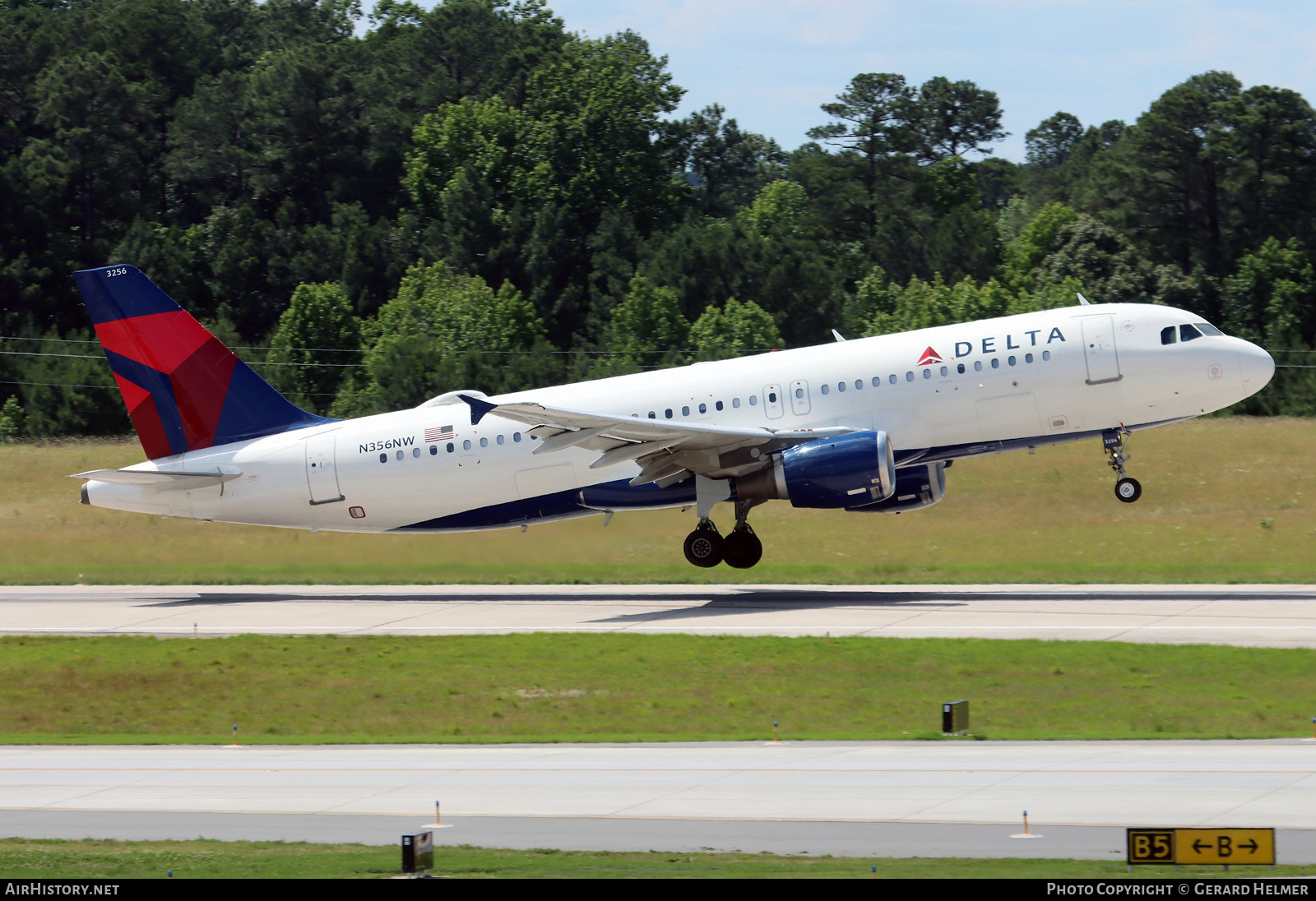 Aircraft Photo of N356NW | Airbus A320-212 | Delta Air Lines | AirHistory.net #695124