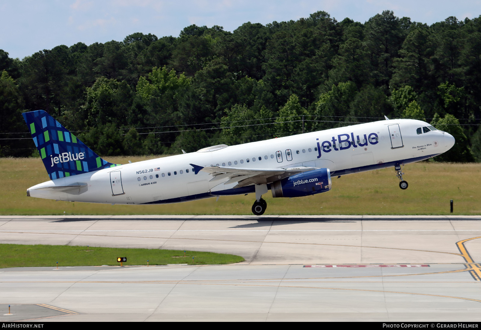 Aircraft Photo of N562JB | Airbus A320-232 | JetBlue Airways | AirHistory.net #695128