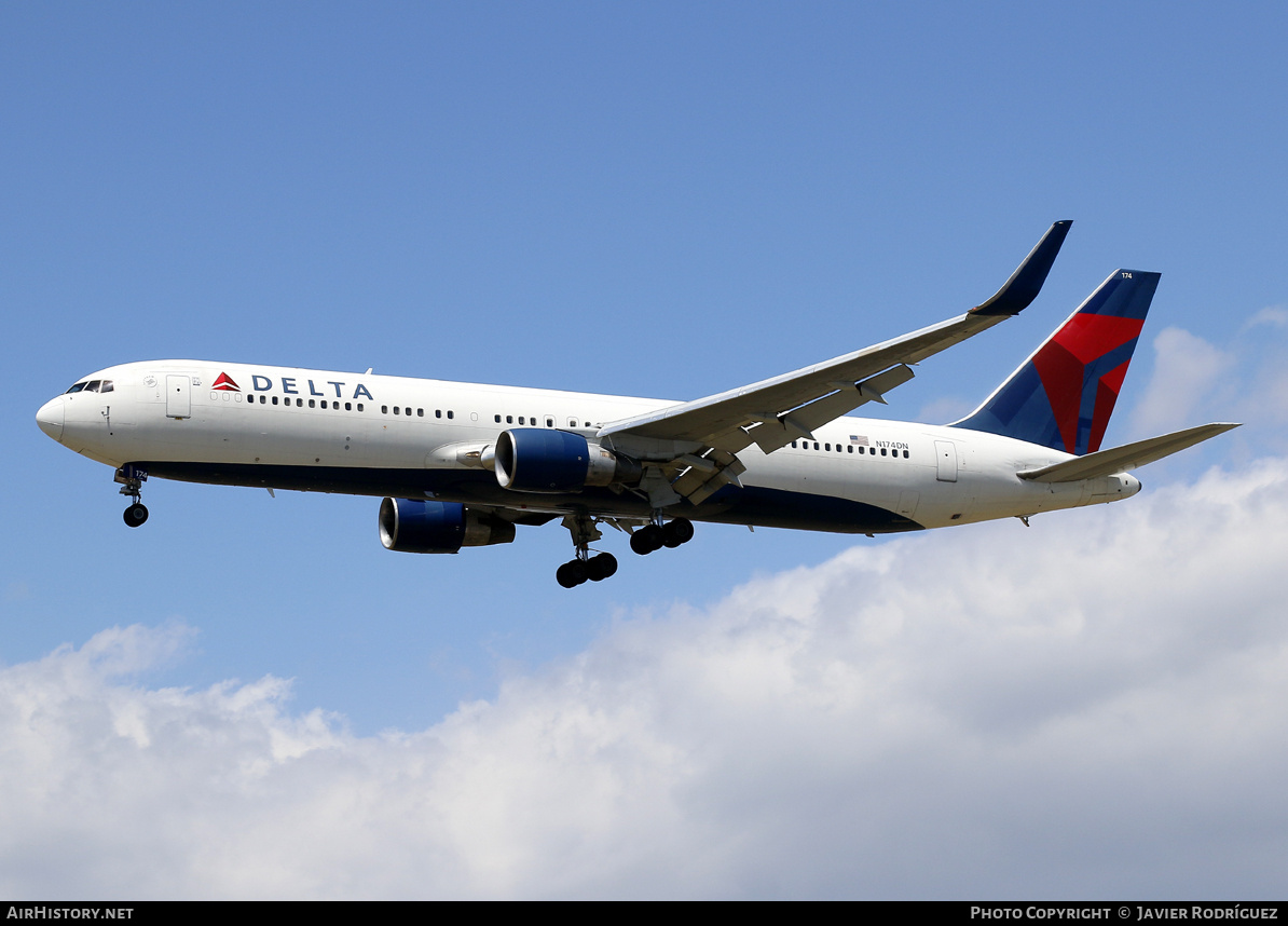 Aircraft Photo of N174DN | Boeing 767-332/ER | Delta Air Lines | AirHistory.net #695130