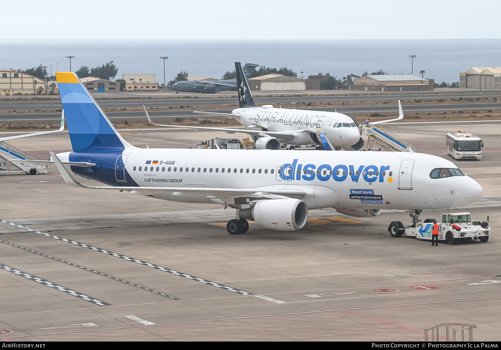 Aircraft Photo of D-AIUQ | Airbus A320-214 | Discover Airlines | AirHistory.net #695164