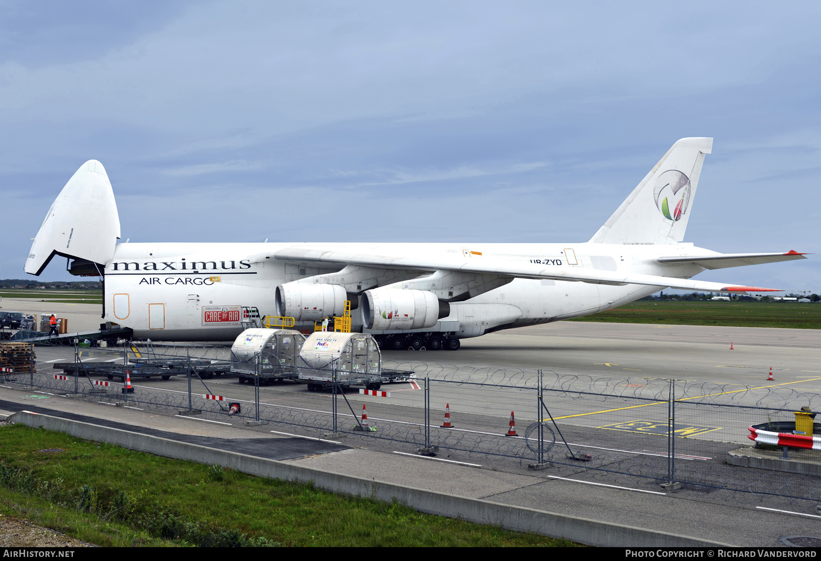 Aircraft Photo of UR-ZYD | Antonov An-124-100 Ruslan | Maximus Air Cargo | AirHistory.net #695295