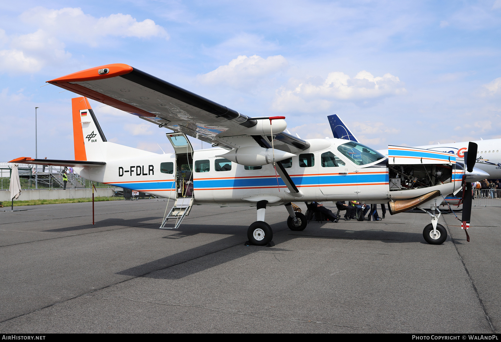 Aircraft Photo of D-FDLR | Cessna 208B Grand Caravan | DLR - Deutsches Zentrum für Luft- und Raumfahrt | AirHistory.net #695385