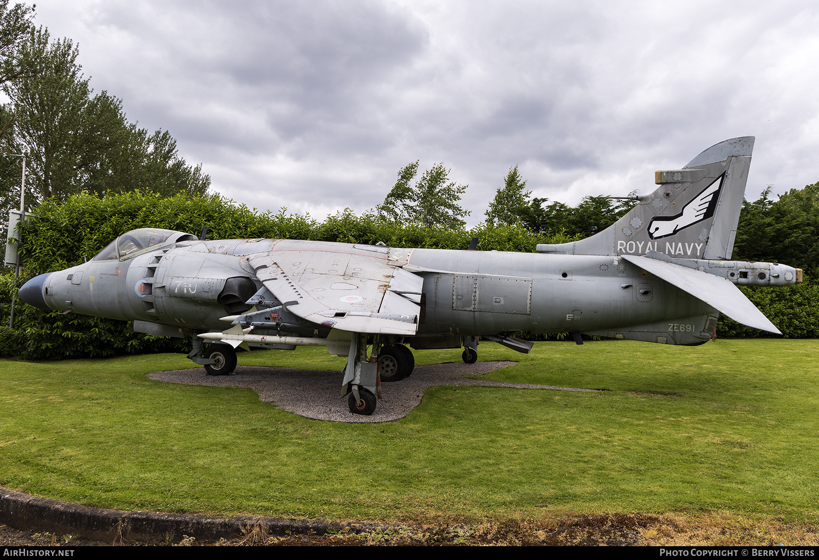 Aircraft Photo of ZE691 | British Aerospace Sea Harrier FA2 | UK - Navy | AirHistory.net #695494