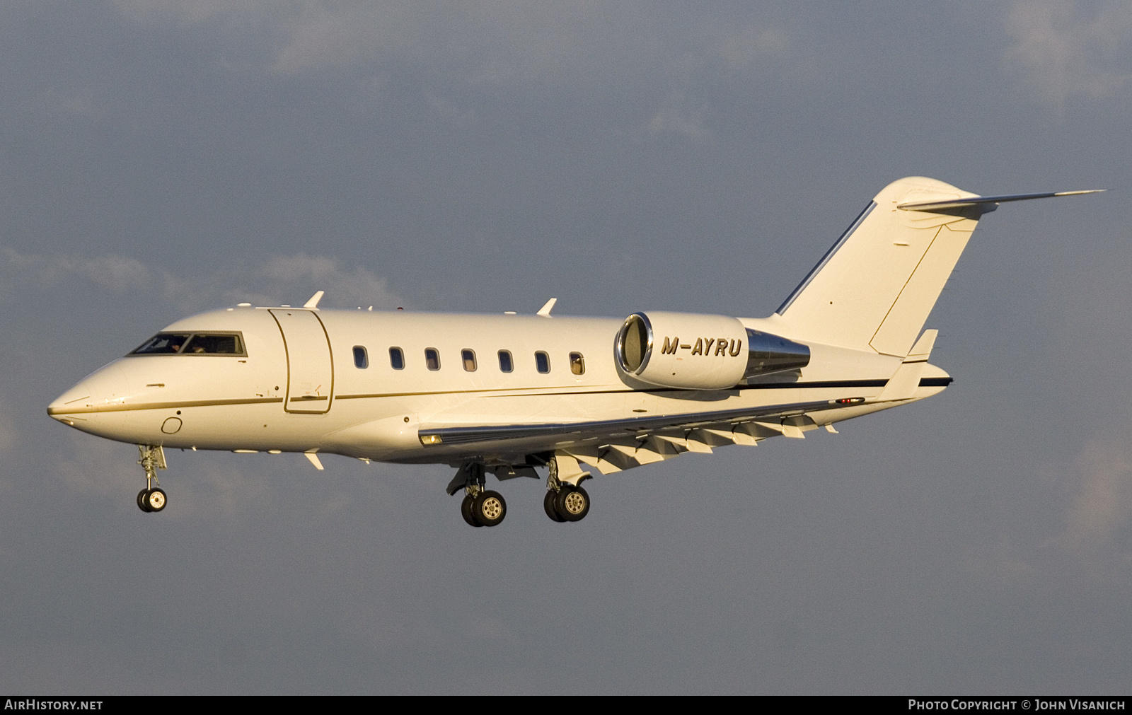 Aircraft Photo of M-AYRU | Bombardier Challenger 605 (CL-600-2B16) | AirHistory.net #695698
