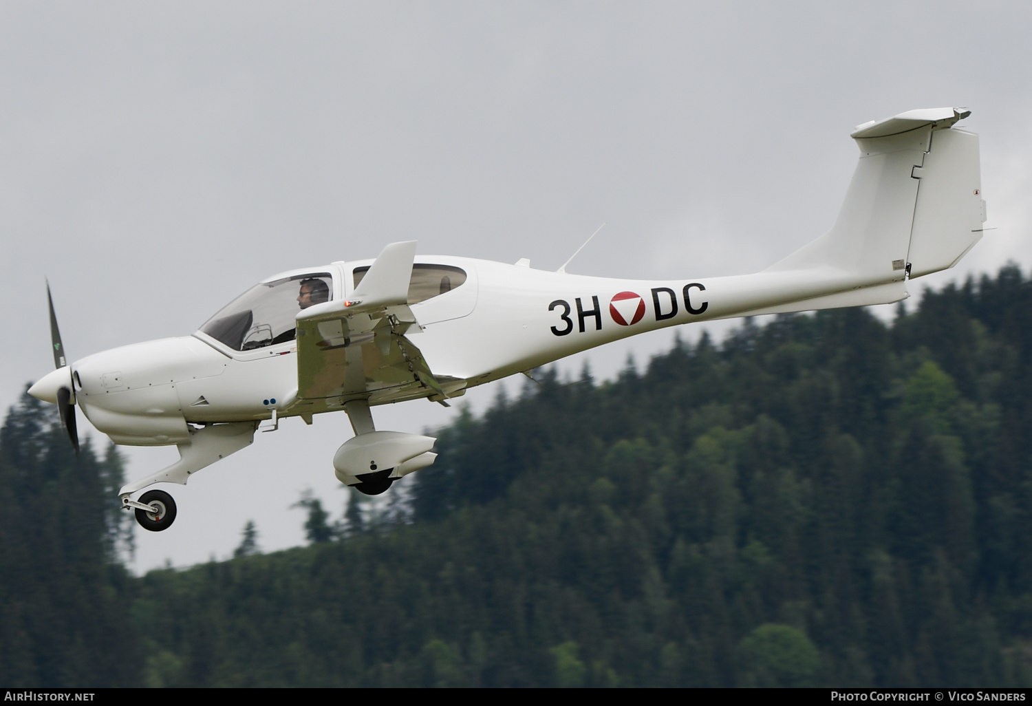 Aircraft Photo of 3H-DC | Diamond DA40 NG Diamond Star | Austria - Air Force | AirHistory.net #695758