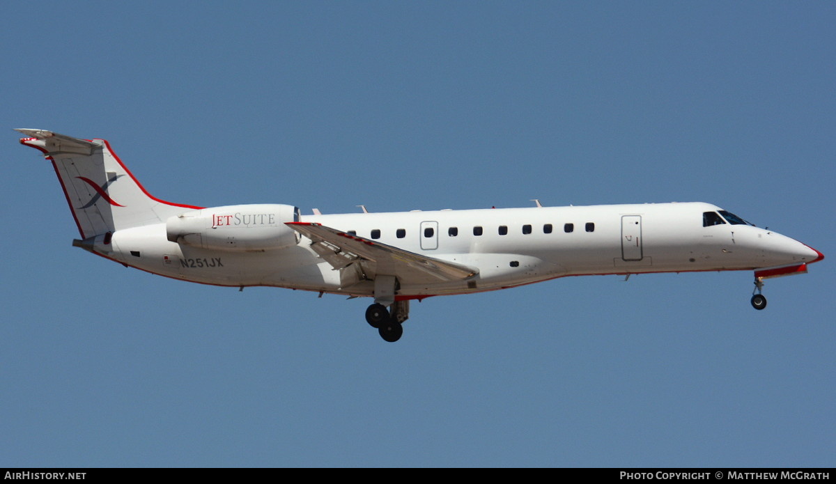 Aircraft Photo of N251JX | Embraer ERJ-135LR (EMB-135LR) | JetSuiteX - JSX | AirHistory.net #695853