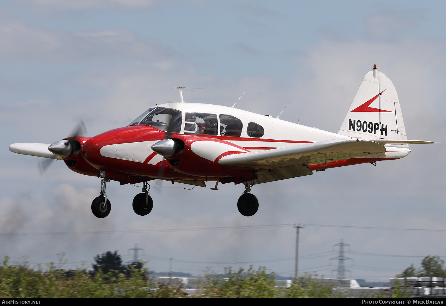 Aircraft Photo of N909PH | Piper PA-23-160 Apache | AirHistory.net #695878