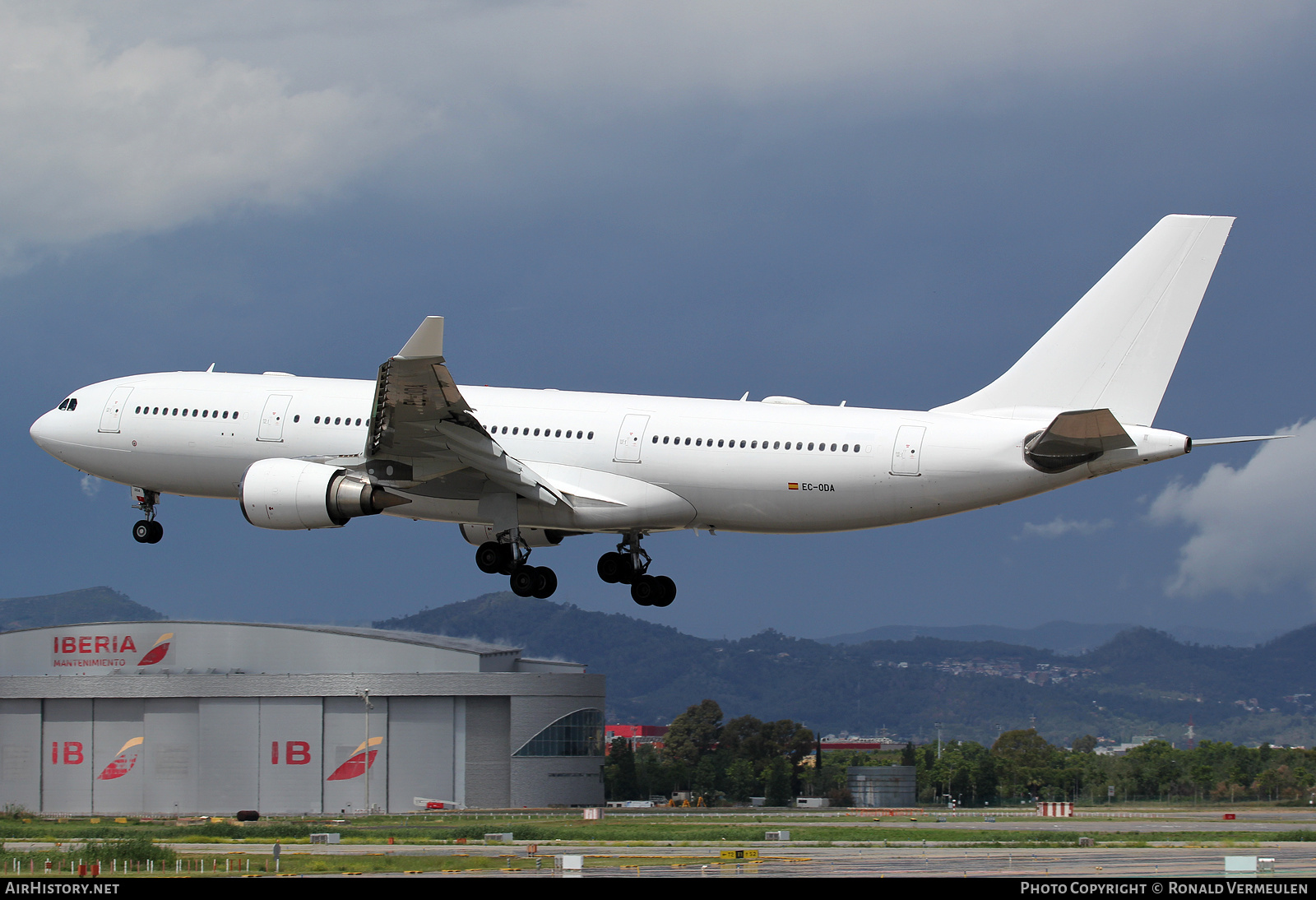 Aircraft Photo of EC-ODA | Airbus A330-202 | Level | AirHistory.net #695960