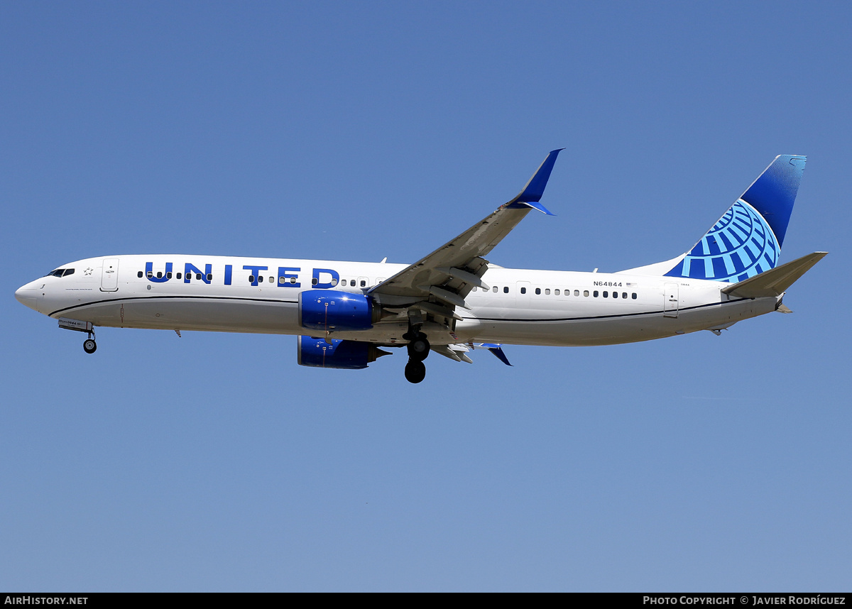 Aircraft Photo of N64844 | Boeing 737-924 | United Airlines | AirHistory.net #696086