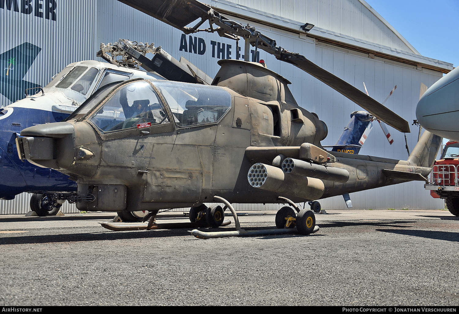Aircraft Photo of 71-21018 / 21018 | Bell AH-1S Cobra (209) | USA - Army | AirHistory.net #696410