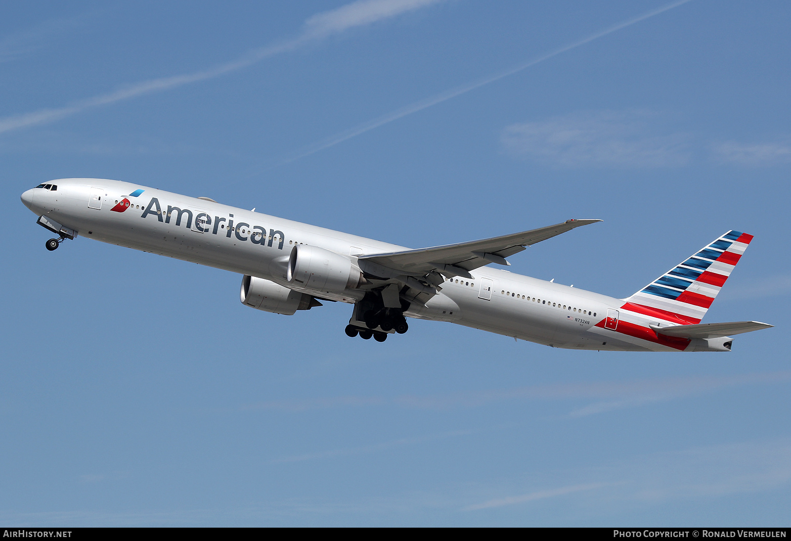 Aircraft Photo of N732AN | Boeing 777-323/ER | American Airlines | AirHistory.net #696447