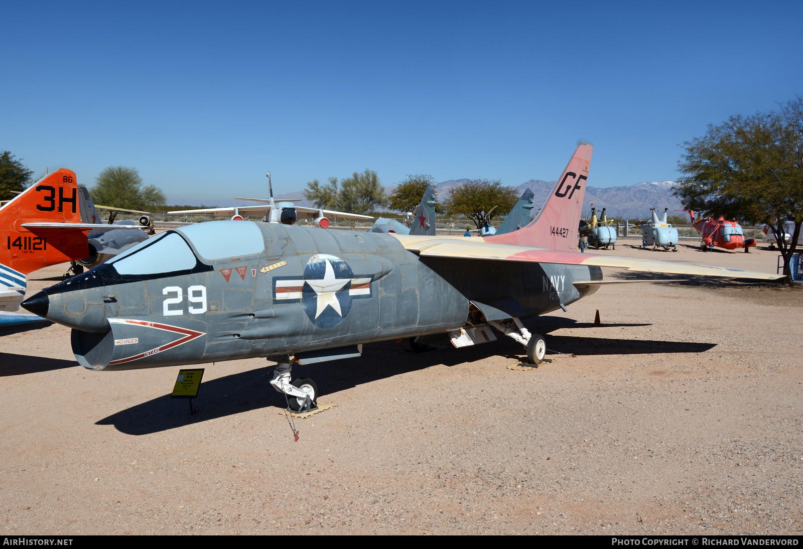 Aircraft Photo of 144427 | Vought DF-8F Crusader | USA - Navy | AirHistory.net #696685