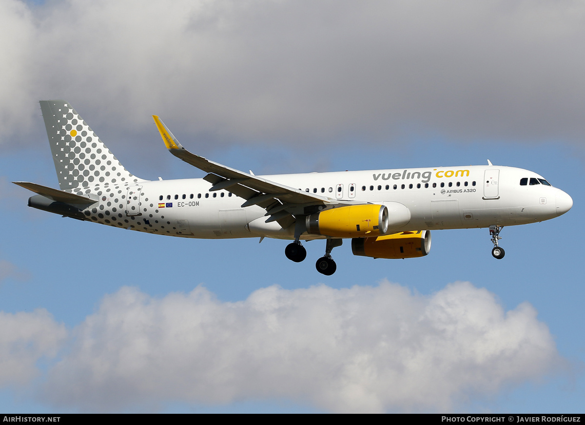 Aircraft Photo of EC-ODM | Airbus A320-232 | Vueling Airlines | AirHistory.net #697127
